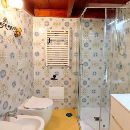 Domus Petrucci With Terrace * Nápoles